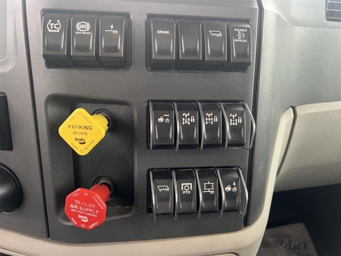 2023 Peterbilt 567 — photo 19