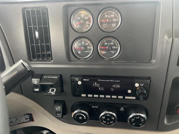 2023 Peterbilt 567 — photo 20