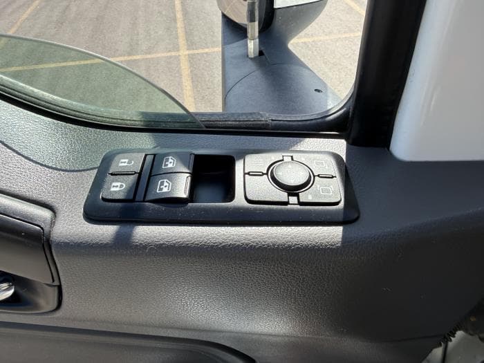 2021 International LT — photo 13