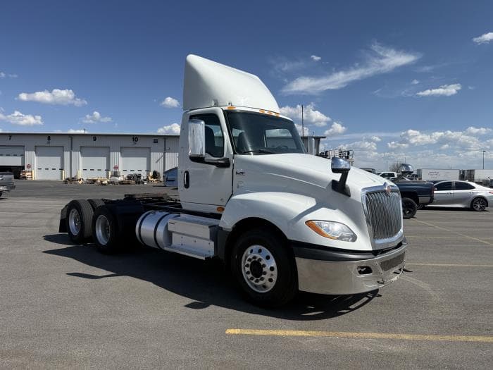 2021 International LT — photo 8