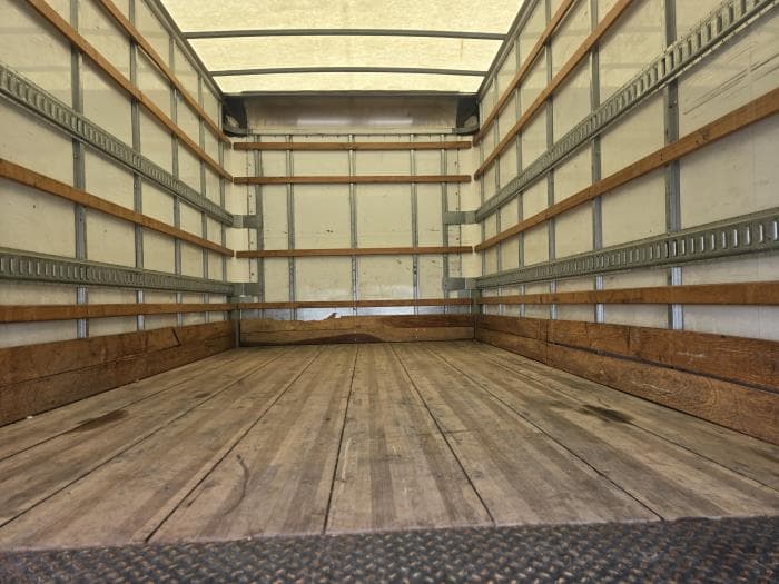 2021 Isuzu NPR — photo 8
