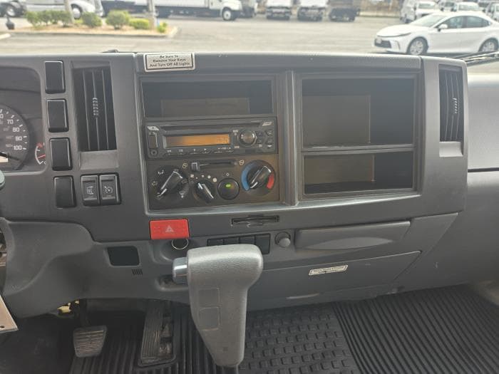 2021 Isuzu NPR — photo 10