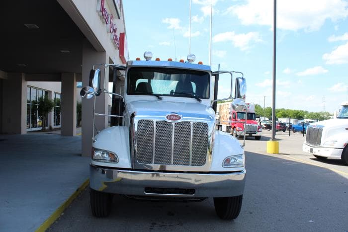 2020 Peterbilt 337 — photo 3