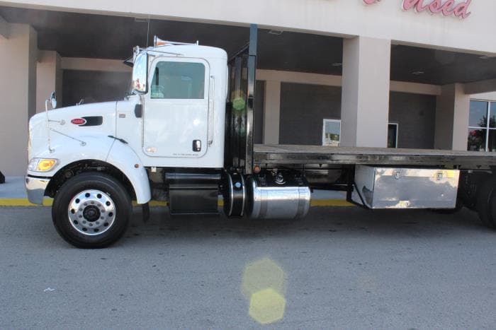 2020 Peterbilt 337 — photo 4
