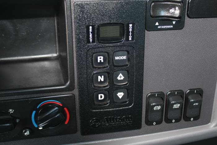 2020 Peterbilt 337 — photo 16