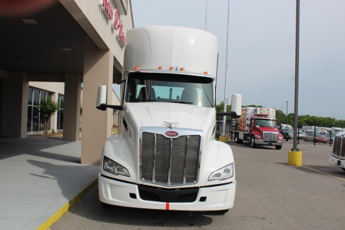 2022 Peterbilt 579 — photo 3