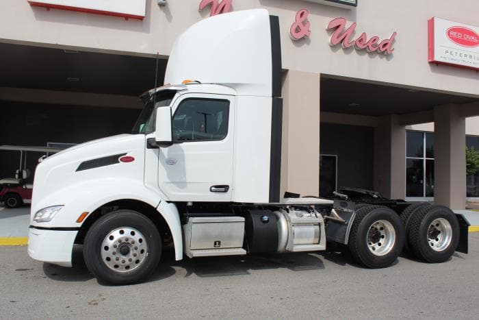2022 Peterbilt 579 — photo 4