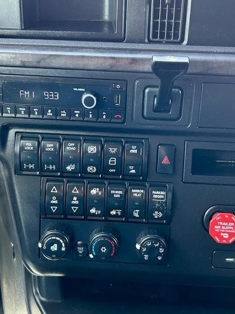 2024 International LT — photo 8