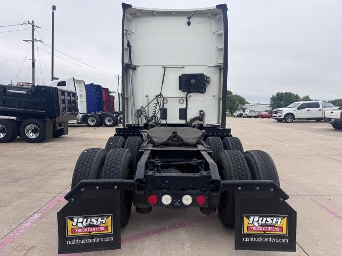 2022 Kenworth T680 — photo 6