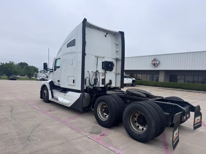 2022 Kenworth T680 — photo 3