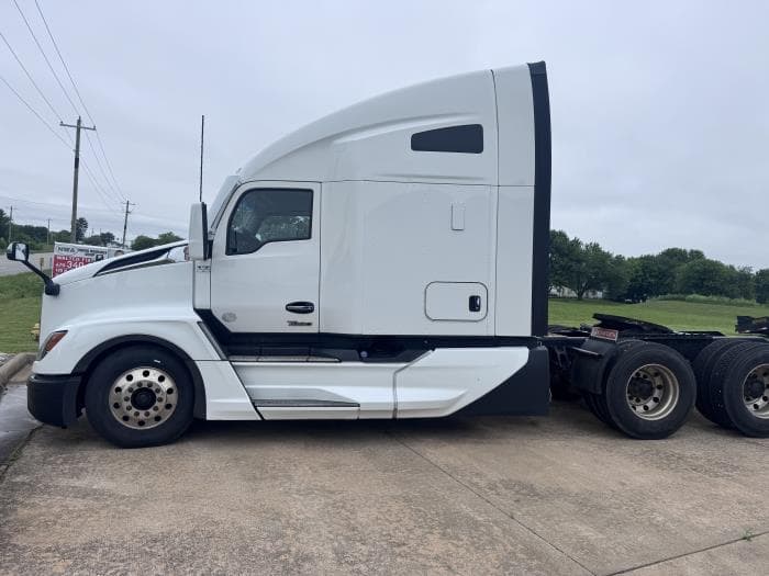2022 Kenworth T680 — photo 4