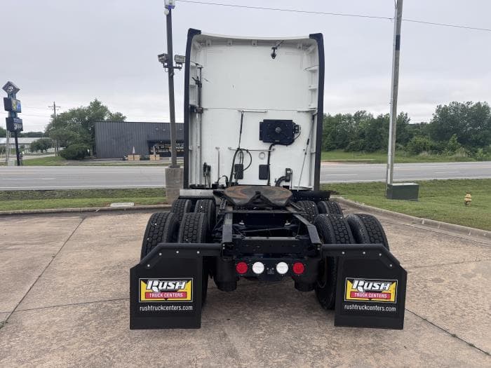 2022 Kenworth T680 — photo 8