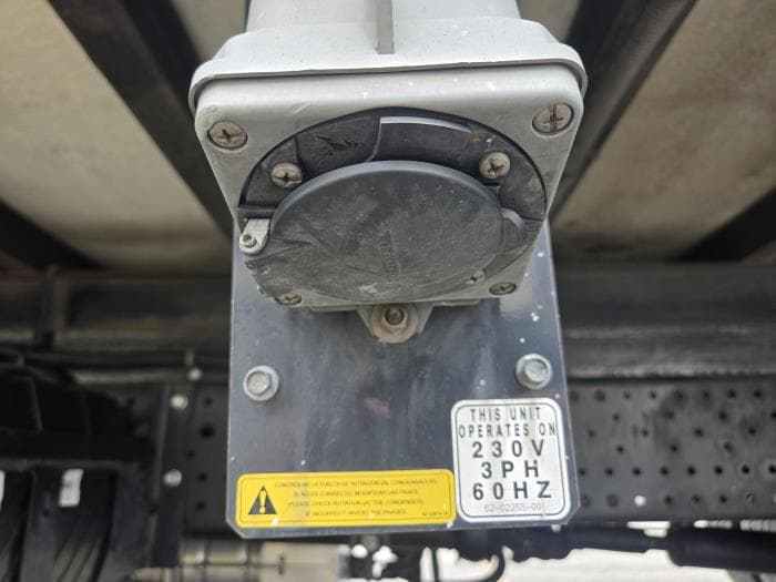 2019 Isuzu NQR — photo 6