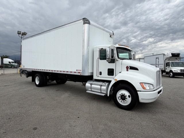 2022 Kenworth T270 — photo 4