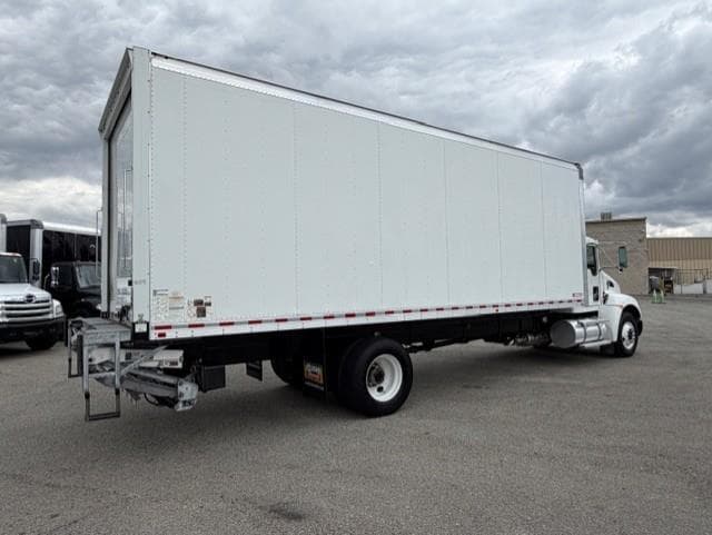 2022 Kenworth T270 — photo 7