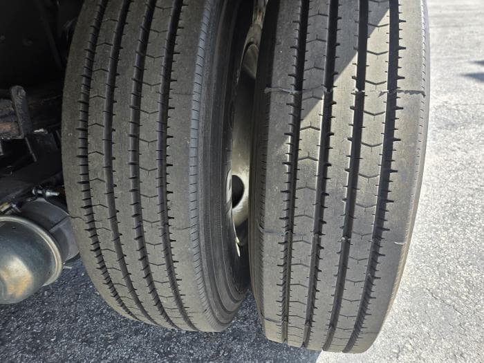 2019 International 4300 — photo 8