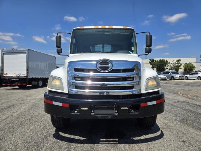 2019 Hino 268 — photo 4