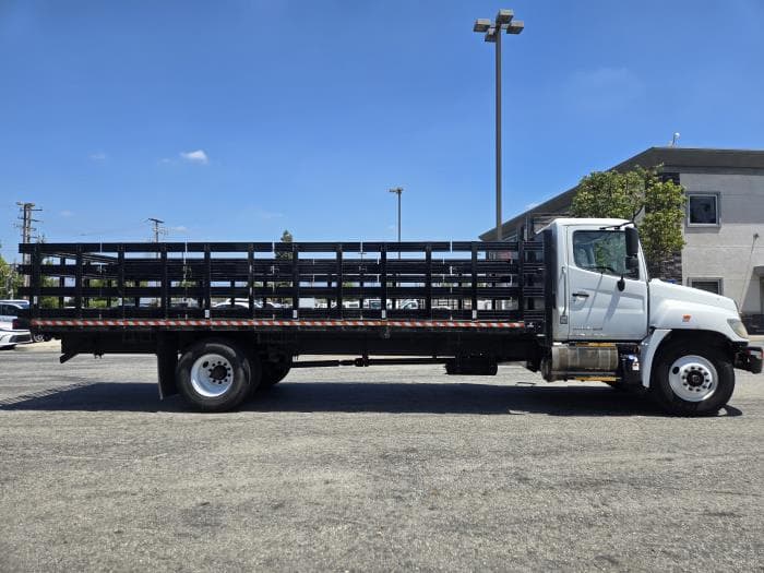 2019 Hino 268 — photo 6