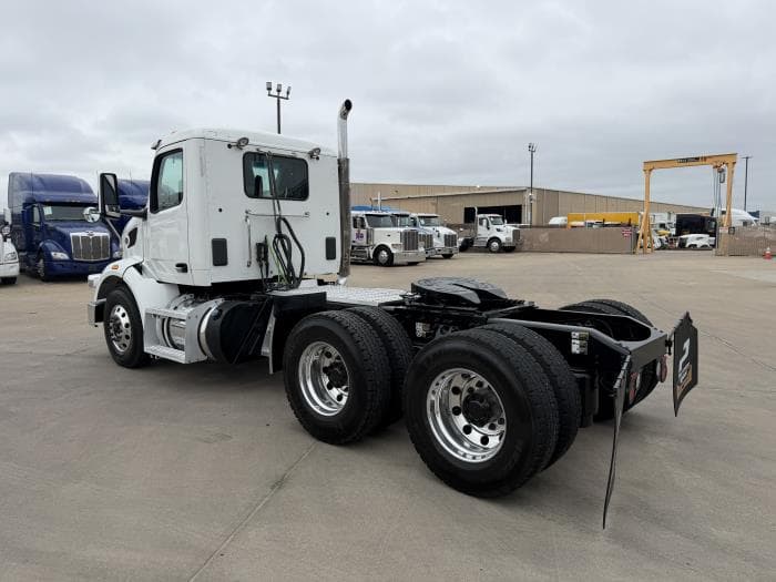 2023 Peterbilt 567 — photo 4