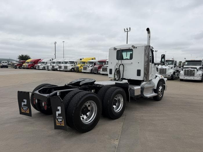 2023 Peterbilt 567 — photo 6