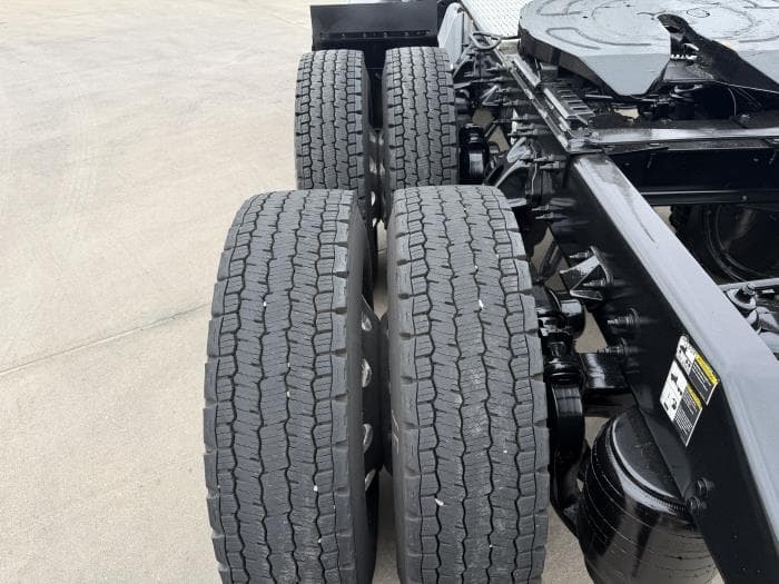 2023 Peterbilt 567 — photo 13
