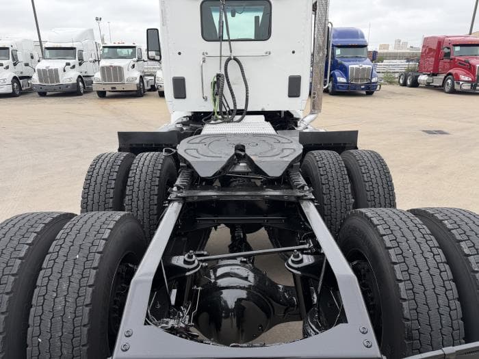 2023 Peterbilt 567 — photo 14