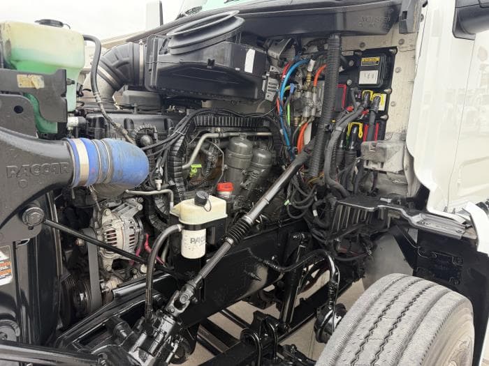 2023 Peterbilt 567 — photo 16