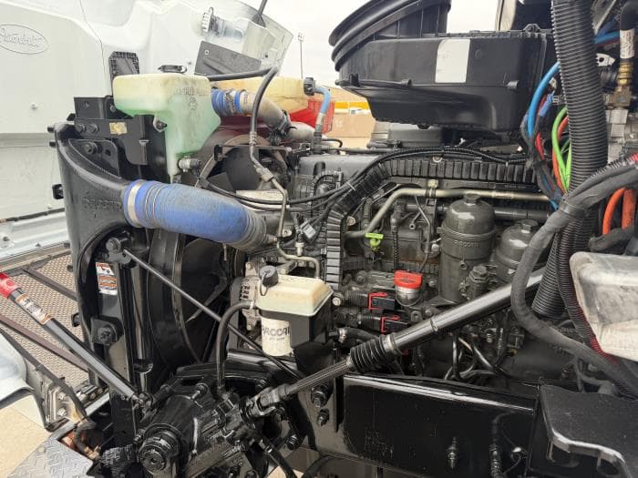 2023 Peterbilt 567 — photo 17