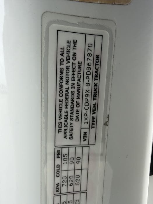 2023 Peterbilt 567 — photo 26