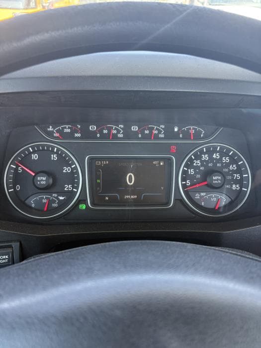 2019 International LT — photo 2