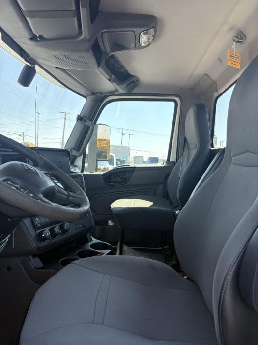 2019 International LT — photo 3
