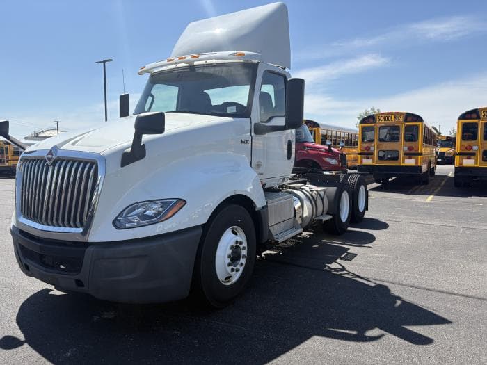 2019 International LT — photo 4