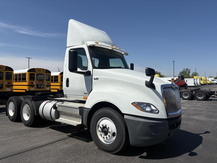 2019 International LT — photo 6