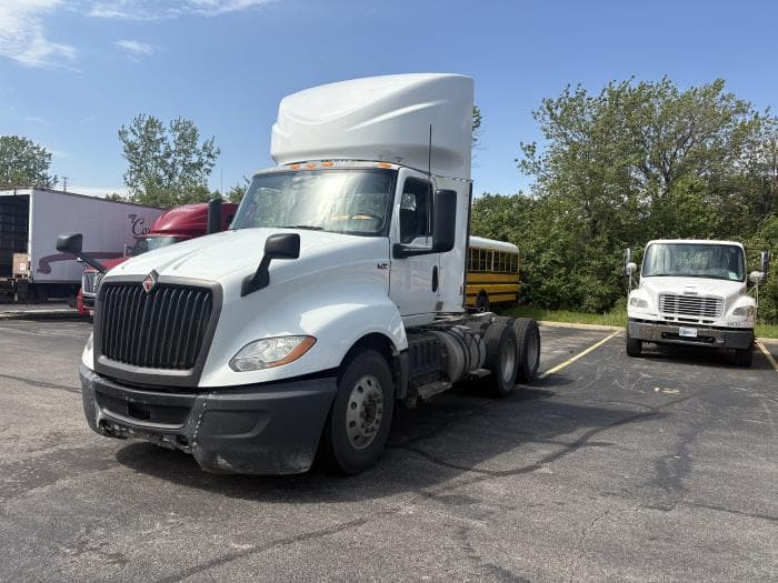 2018 International LT — photo 4