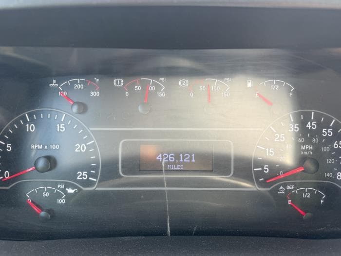 2018 International LT — photo 7
