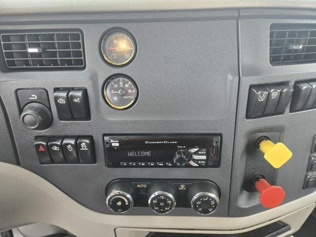 2018 Peterbilt 579 — photo 13