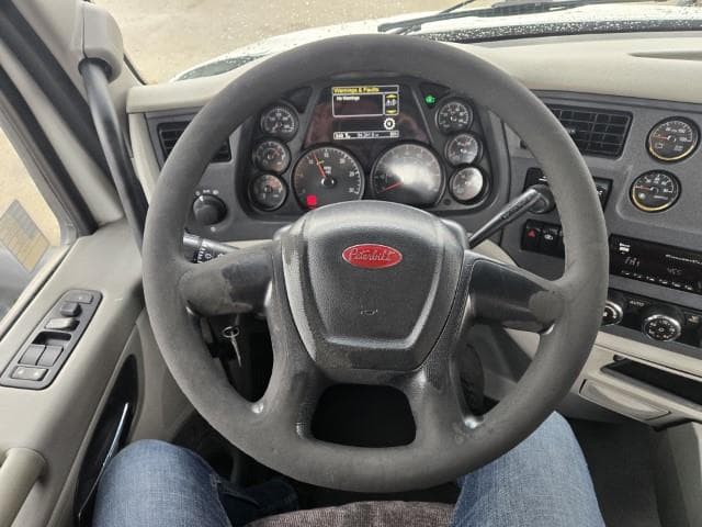 2018 Peterbilt 579 — photo 15