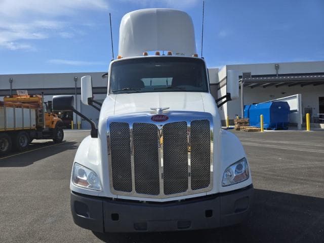 2018 Peterbilt 579 — photo 3