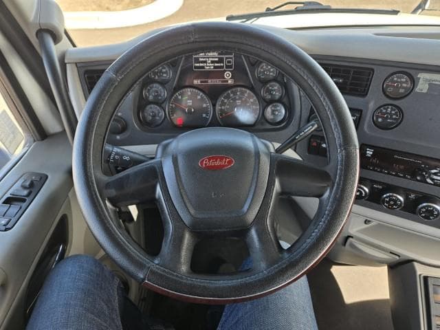 2018 Peterbilt 579 — photo 10