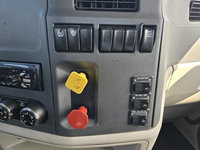 2018 Peterbilt 579 — photo 13