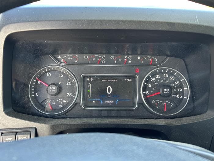 2024 International LT — photo 11
