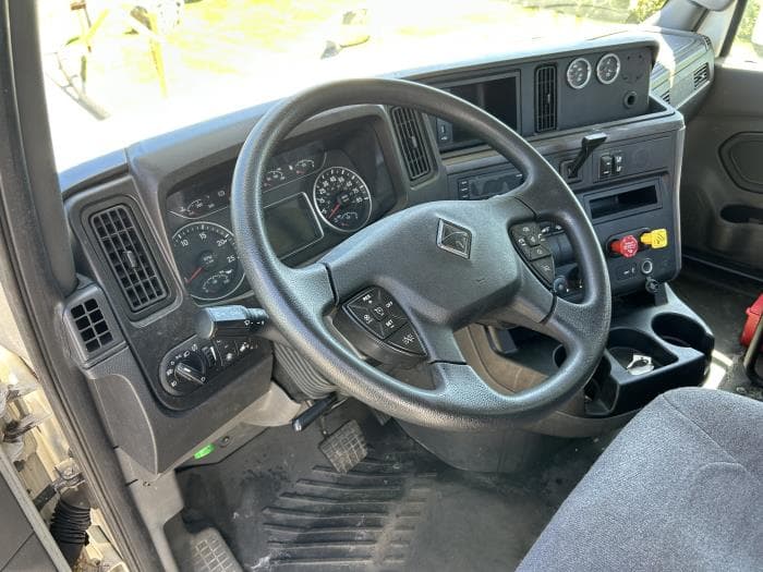 2024 International LT — photo 10