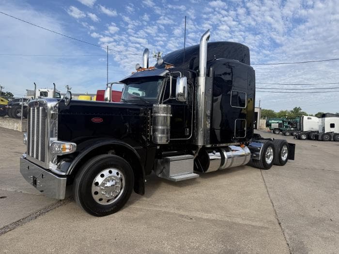 2022 Peterbilt 389 — photo 6