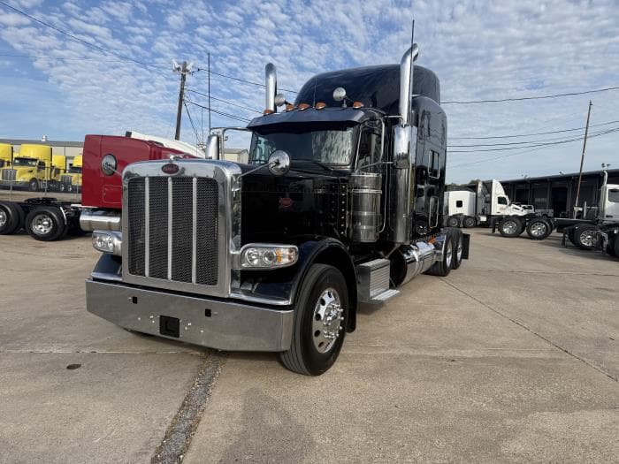 2022 Peterbilt 389 — photo 8