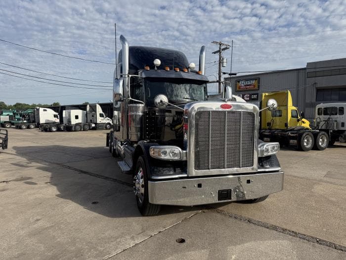 2022 Peterbilt 389 — photo 11