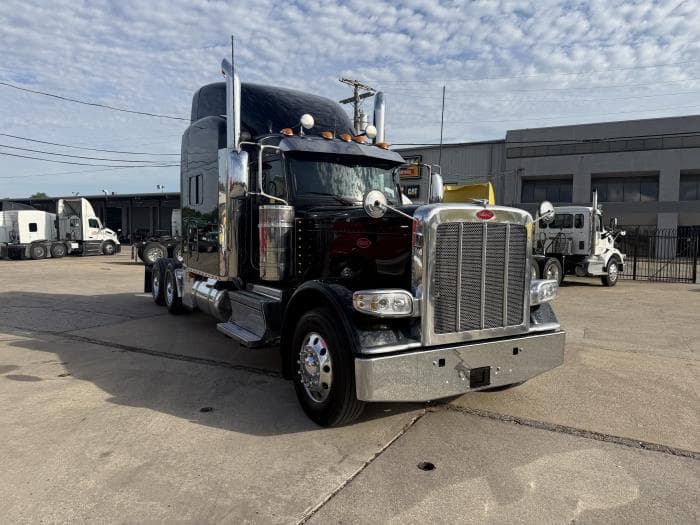 2022 Peterbilt 389 — photo 12