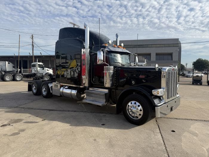 2022 Peterbilt 389 — photo 14