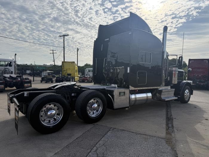2022 Peterbilt 389 — photo 20