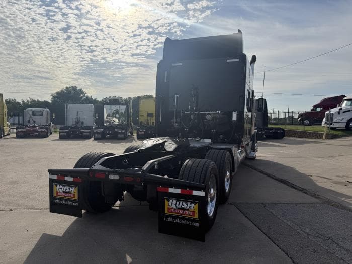 2022 Peterbilt 389 — photo 22