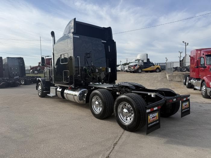 2022 Peterbilt 389 — photo 26
